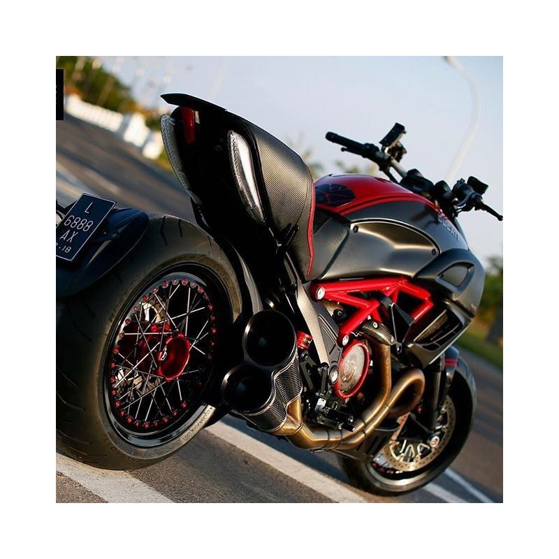Jante arrière à rayon Kinéo pour équiper votre moto Ducati Diavel X